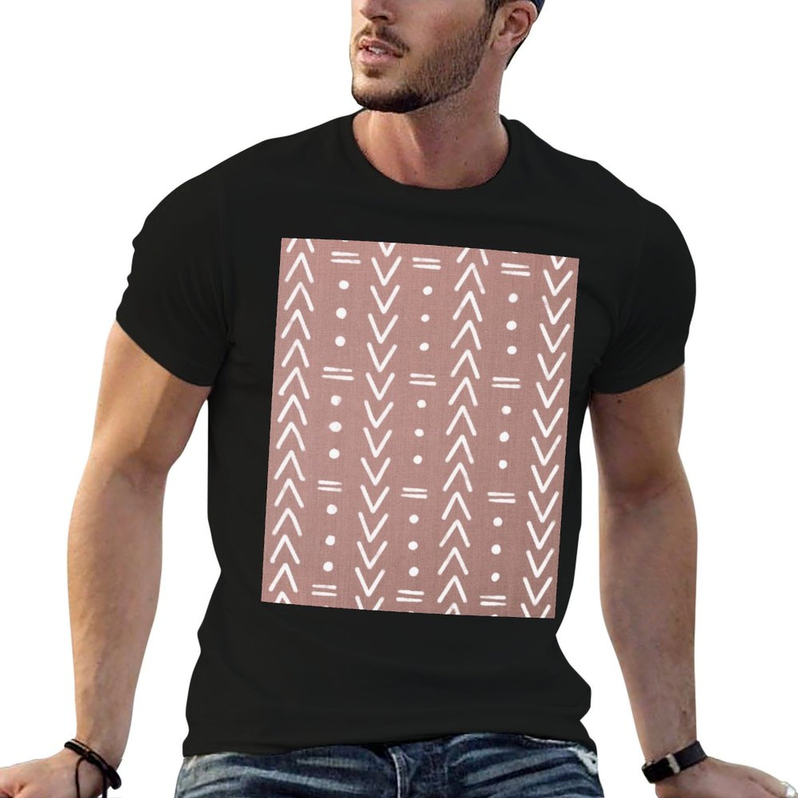 Mudcloth Print Top - เสื้อยืดลายเรขาคณิตสีขาวบนพื้นสีชมพูอ่อน เสื้อยืดพิมพ์ลายสตรีทอาร์ต