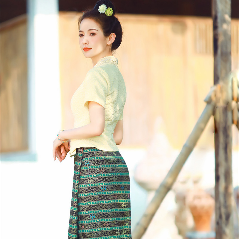 เสื้อผ้าไทยไดสีเหลืองอ่อนสําหร - Thai Silk Blouse บทวิจารณ์และราคา